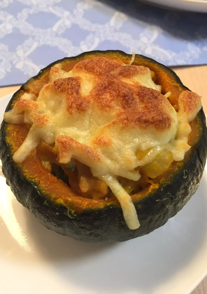 坊ちゃんかぼちゃのまるごとグラタン-レシピのメイン写真