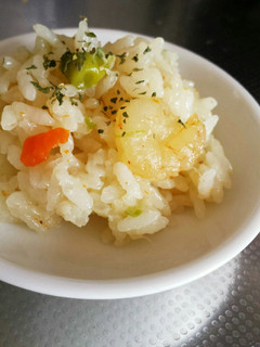 炊飯器におまかせ!パラパラエビピラフ-レシピのメイン写真