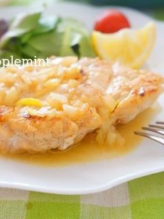 鶏胸肉のステーキオニオンレモンソース-レシピのメイン写真