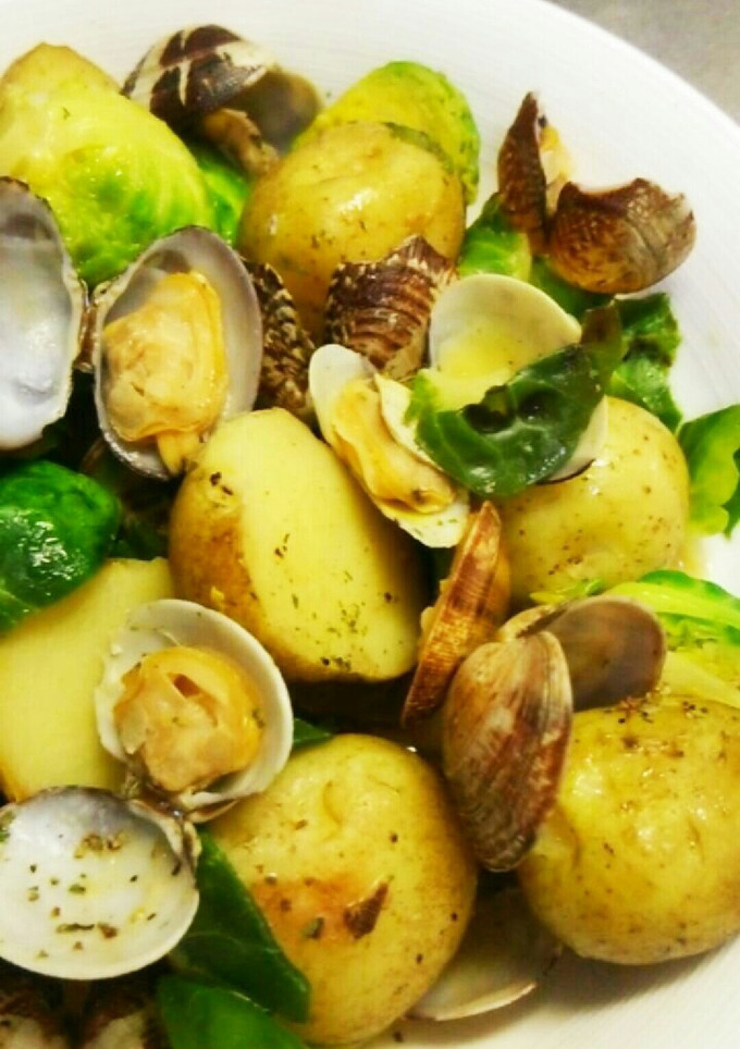 コクうま♡新じゃがとあさりのバター焼き-レシピのメイン写真