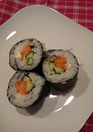 合う♪クリームチーズとサーモン海苔巻き★-レシピのメイン写真