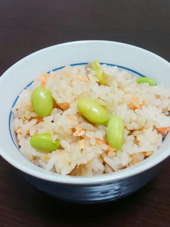 押し麦入り!簡単鮭と枝豆の炊き込みご飯-レシピのメイン写真