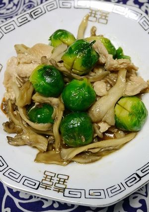 簡単！芽キャベツと舞茸のオイスタ炒め-レシピのメイン写真