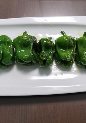 フライパンで焼くだけ!ピーマン丸ごと焼き-レシピのメイン写真