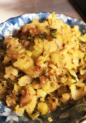 大量消費にも！セロリの旨うま炒め煮-レシピのメイン写真