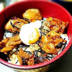 รูปของ 鶏照り丼【とろ～り】温泉卵のせ♪