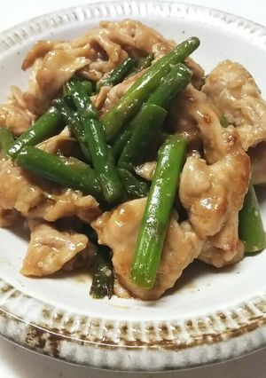 柔らか！豚もも肉とアスパラの甘辛梅炒め-レシピのメイン写真