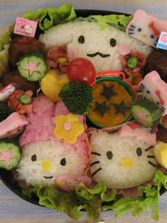キティ&マイメロ&シナモン親子遠足お弁当-レシピのメイン写真