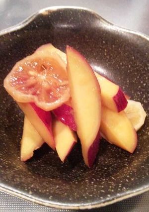 三ツ矢サイダーで煮るサツマイモのレモン煮-レシピのメイン写真