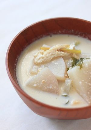 かぶと油揚げの豆乳味噌汁。-レシピのメイン写真