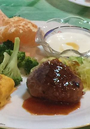 ハンバーグ小間切れと合挽き入り-レシピのメイン写真