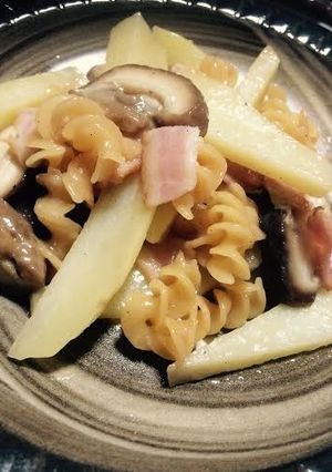 椎茸とジャガイモ ベーコン マカロニ炒め-レシピのメイン写真
