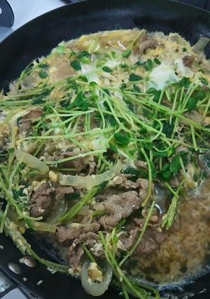 めんつゆで！牛肉&玉ねぎ&豆苗の卵とじ-レシピのメイン写真