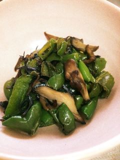 時短-塩昆布バターでピーマン&舞茸-レシピのメイン写真
