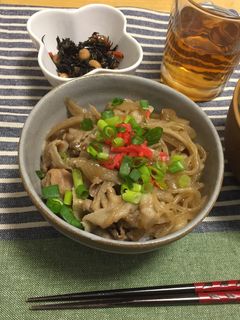煮込むほど旨い!豚バラごぼう丼-レシピのメイン写真