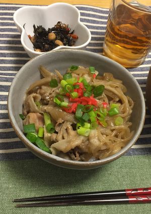煮込むほど旨い！豚バラごぼう丼-レシピのメイン写真