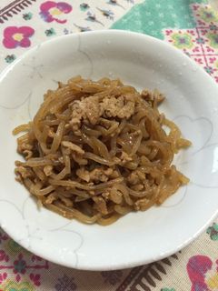 豚ミンチと糸コンニャクの豆板醤炒め-レシピのメイン写真