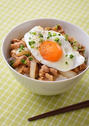 豚バラと目玉焼きのどんぶり-レシピのメイン写真