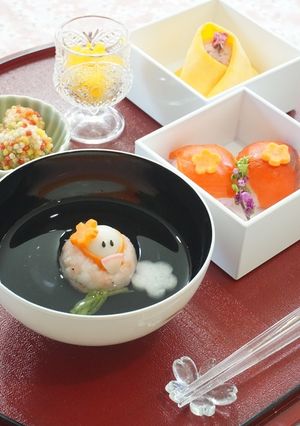 ひな祭りに。雛人形が入ったお吸い物-レシピのメイン写真