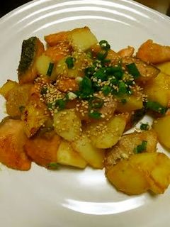 鮭とじゃがいもの味噌炒め-レシピのメイン写真