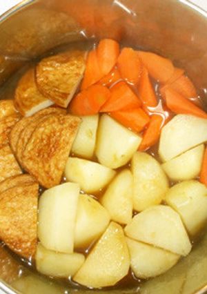 簡単！さつま揚げ・じゃがいも・人参の煮物-レシピのメイン写真