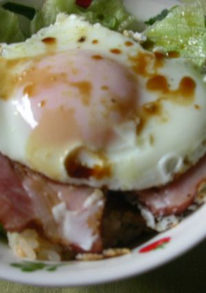 朝ごはんに！ベーコンエッグ丼-レシピのメイン写真