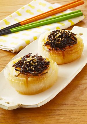 新玉ねぎの塩昆布レンジ蒸し-レシピのメイン写真