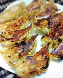 餃子屋さんの皮まで手作りジューシー餃子♪