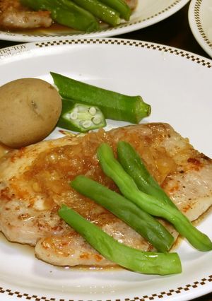 簡単！玉ねぎソースが美味しいポークソテー-レシピのメイン写真