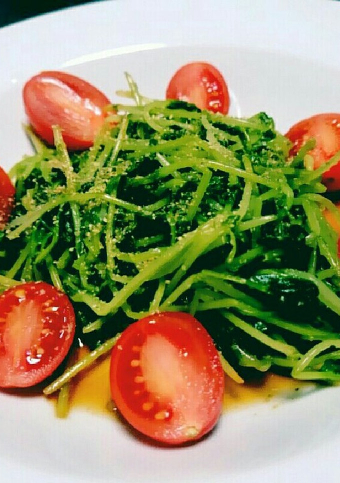 #今人気の豆苗を使った胡麻和えサラダ♡-レシピのメイン写真