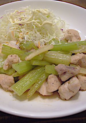 鳥とセロリの塩ダレ炒め-レシピのメイン写真