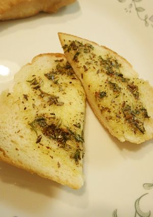 食パンで★簡単ガーリックトースト-レシピのメイン写真