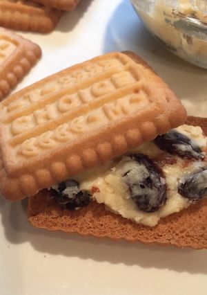レーズンバターサンド＊市販のクッキーで！-レシピのメイン写真