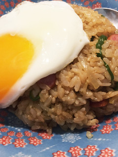 簡単で意外な炒飯!目玉焼きトロッの醤油飯-レシピのメイン写真