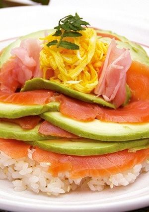 アボカドとスモークサーモンのちらし寿司-レシピのメイン写真