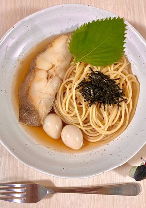 フュめどポアそん？…パスタ・カレイ・出し汁-レシピのメイン写真