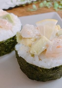 えびとアボカドのレモンマヨおにぎり-レシピのメイン写真