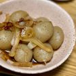 おつまみ玉ねぎと一緒にピリ辛玉こんにゃく