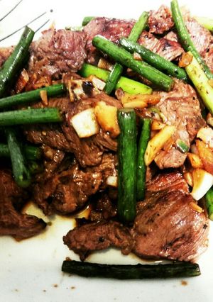 馬肉とニンニクの芽スタミナ炒め！-レシピのメイン写真