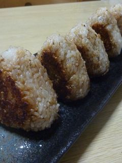 ☆ごま油で香ばしい焼きおにぎり☆-レシピのメイン写真