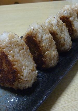 ☆ごま油で香ばしい焼きおにぎり☆-レシピのメイン写真