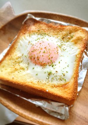 洗い物無し！奇跡の目玉焼きトースト❁朝食-レシピのメイン写真