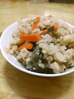 鶏ひき肉ときのこの炊き込みご飯-レシピのメイン写真