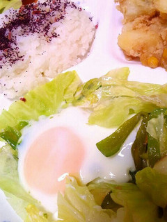 朝ごはんに☆簡単☆野菜たっぷり目玉焼き-レシピのメイン写真