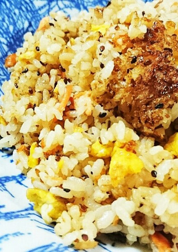鮭とごまの焼き飯♪-レシピのメイン写真