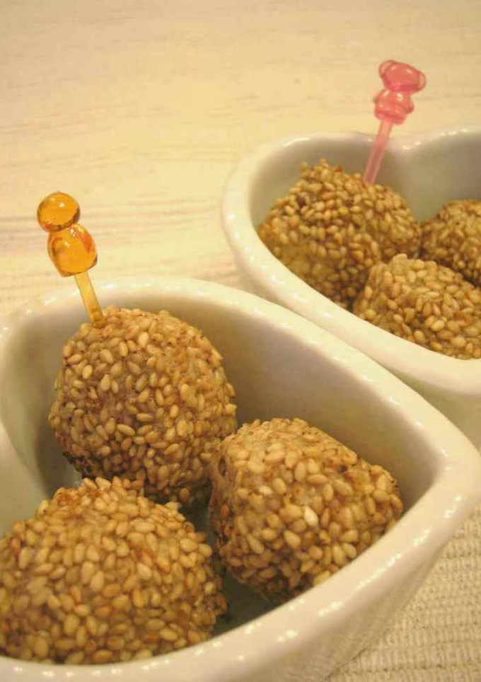 お弁当やおやつに♪さつまいものごま揚げ-レシピのメイン写真