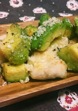 フライパンで簡単☆アボカドと鶏肉の揚げ物-レシピのメイン写真