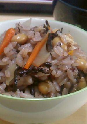 ひじきと大豆のご飯、お好みで黒米もＩＮ！-レシピのメイン写真