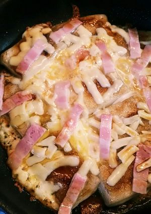 ベーコンチーズ☆バター醤油のお餅ピザ☆-レシピのメイン写真