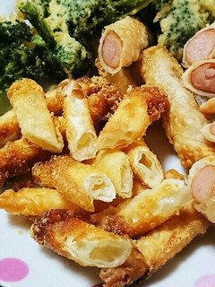 ウインナーとチーズの餃子の皮巻き揚げ♪-レシピのメイン写真